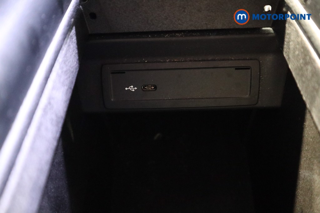 Mercedes-Benz A Class Amg Line Executive Edition Automatic Petrol Plug-In Hybrid Saloon - Stock Number (1612150) - 11th supplementary image