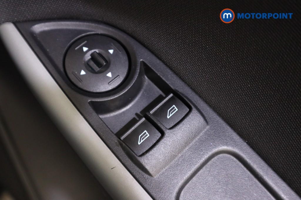 Ford Focus Zetec Edition Manual Petrol Hatchback - Stock Number (1612386) - 13th supplementary image
