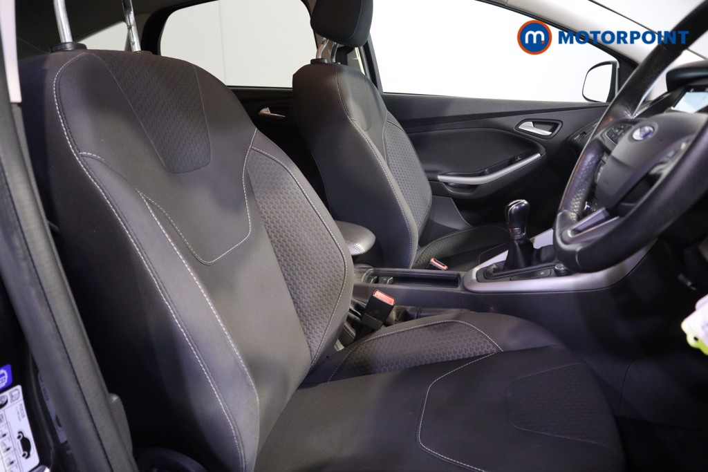 Ford Focus Zetec Edition Manual Petrol Hatchback - Stock Number (1612386) - 14th supplementary image