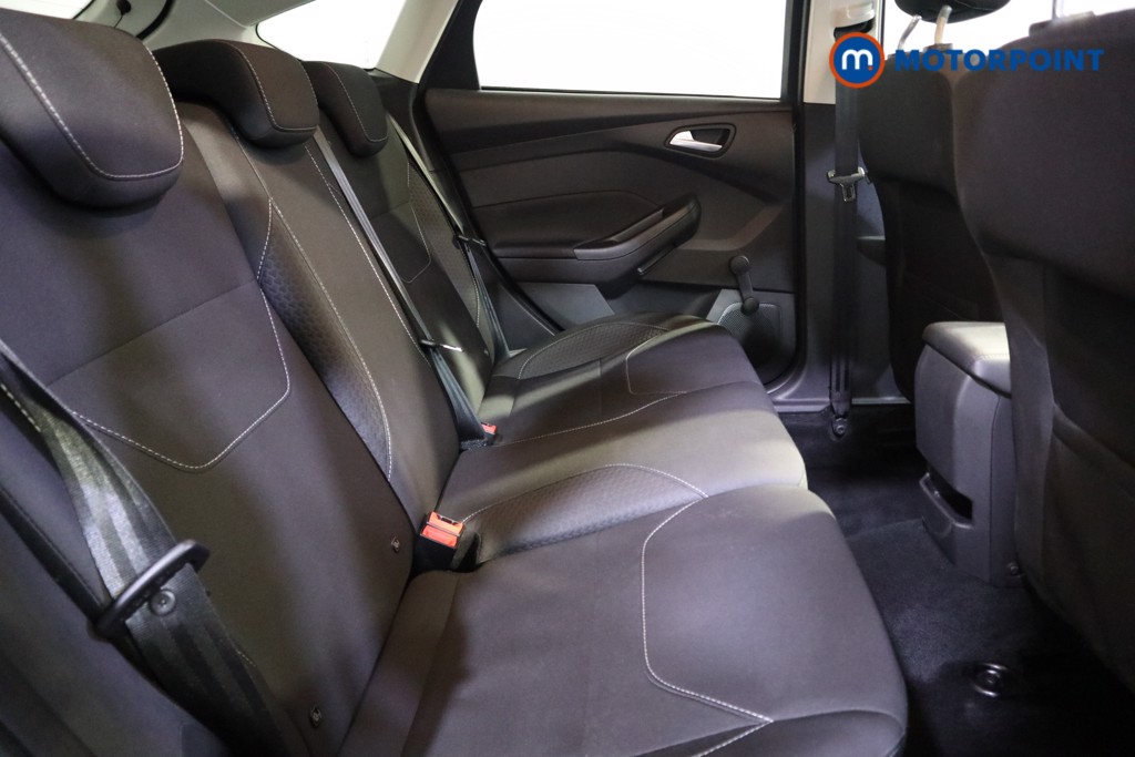 Ford Focus Zetec Edition Manual Petrol Hatchback - Stock Number (1612386) - 15th supplementary image