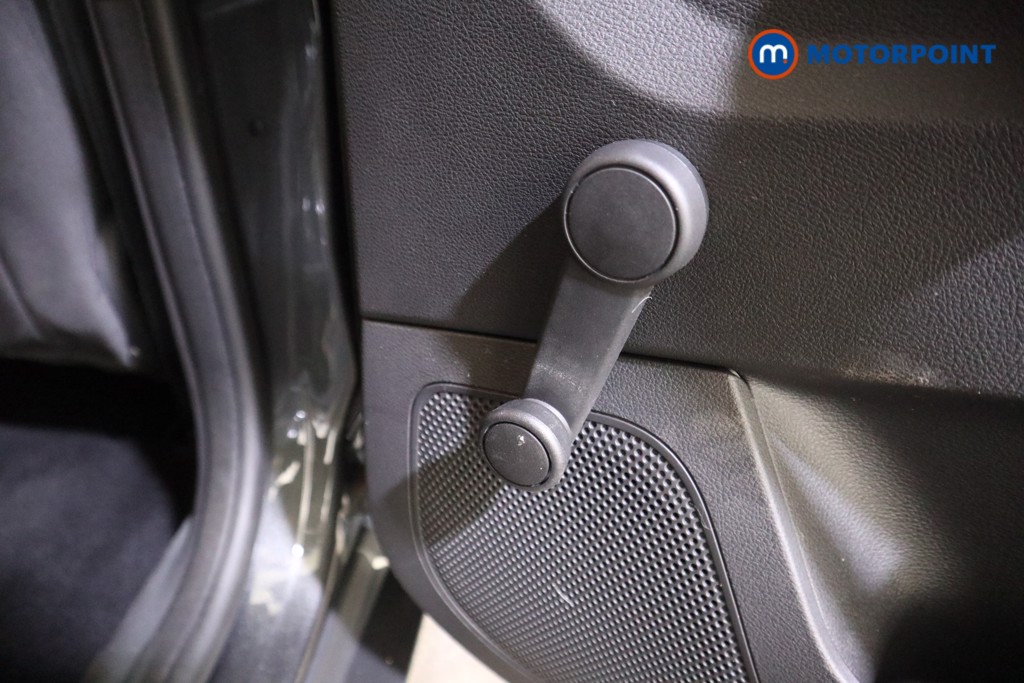 Ford Focus Zetec Edition Manual Petrol Hatchback - Stock Number (1612386) - 17th supplementary image