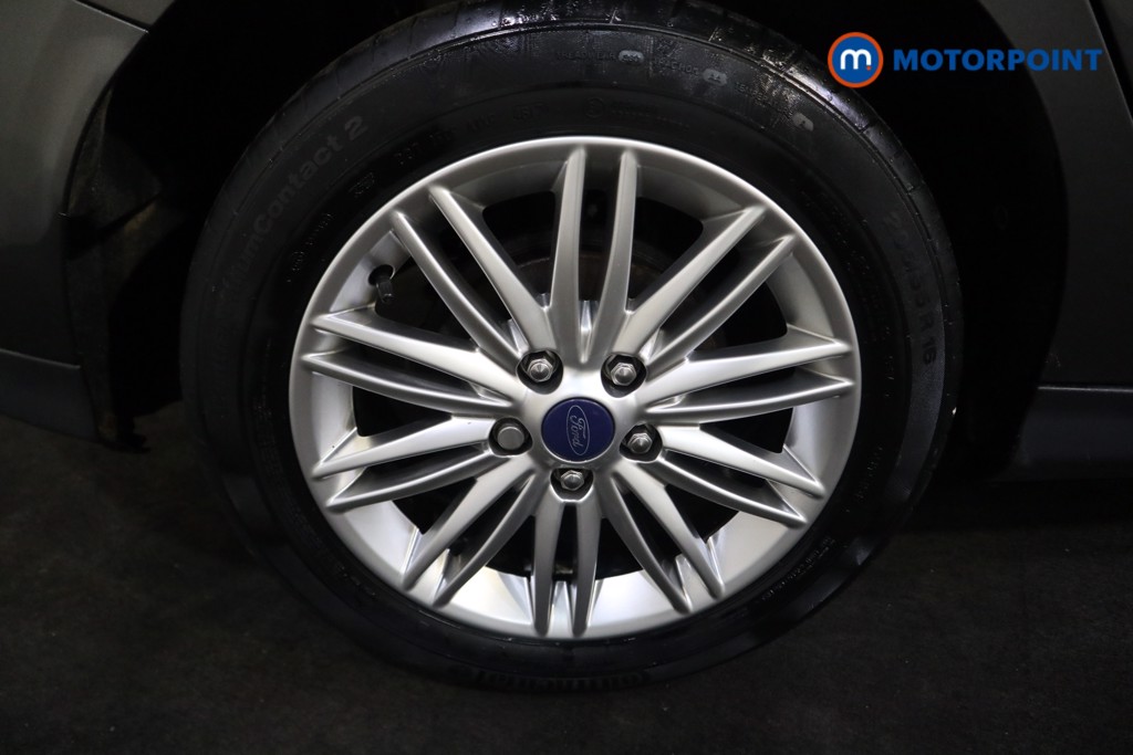 Ford Focus Zetec Edition Manual Petrol Hatchback - Stock Number (1612386) - 19th supplementary image