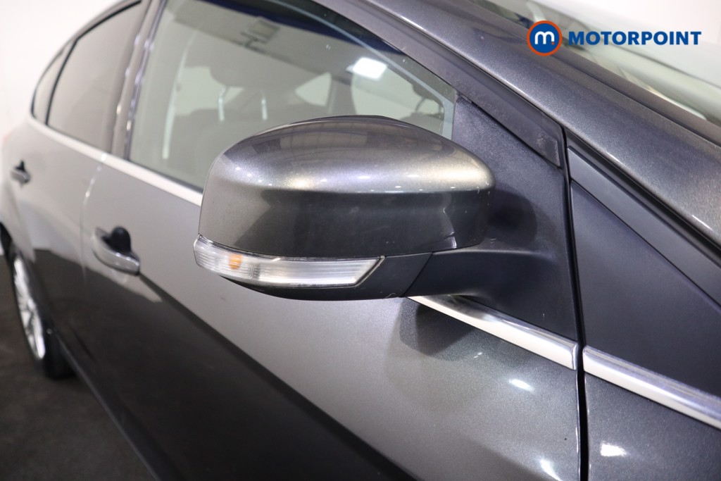 Ford Focus Zetec Edition Manual Petrol Hatchback - Stock Number (1612386) - 28th supplementary image