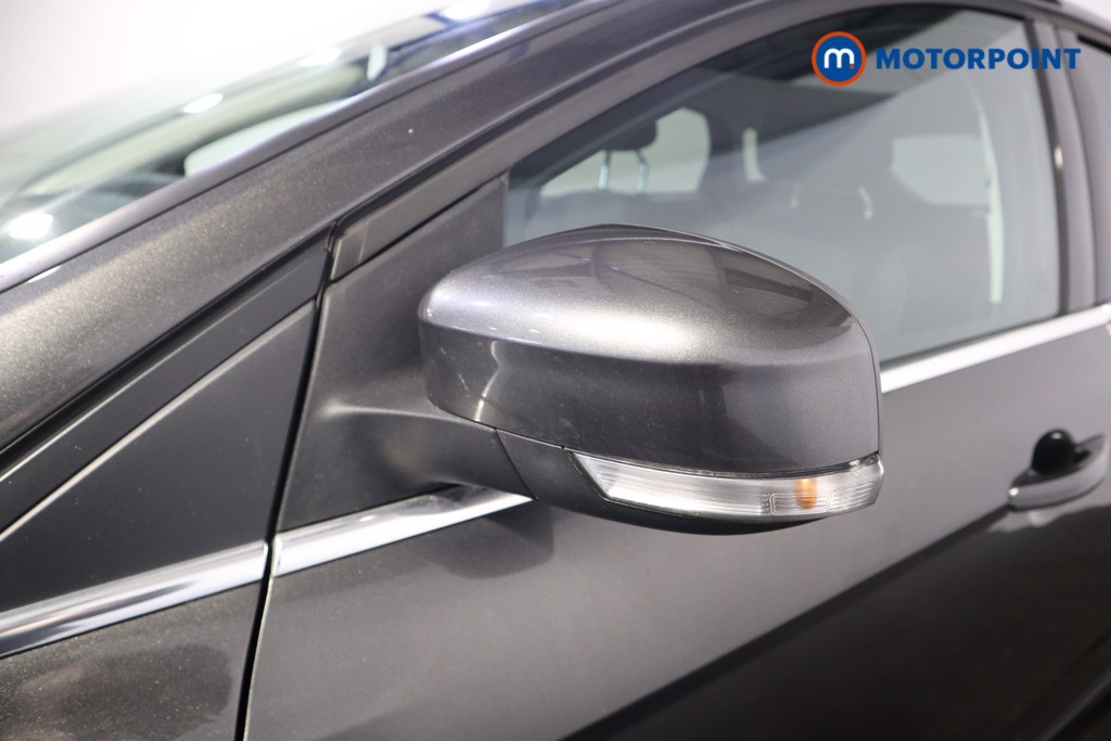 Ford Focus Zetec Edition Manual Petrol Hatchback - Stock Number (1612386) - 29th supplementary image