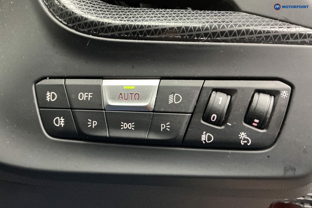 BMW 2 Series Sport Manual Petrol Saloon - Stock Number (1612823) - 23rd supplementary image