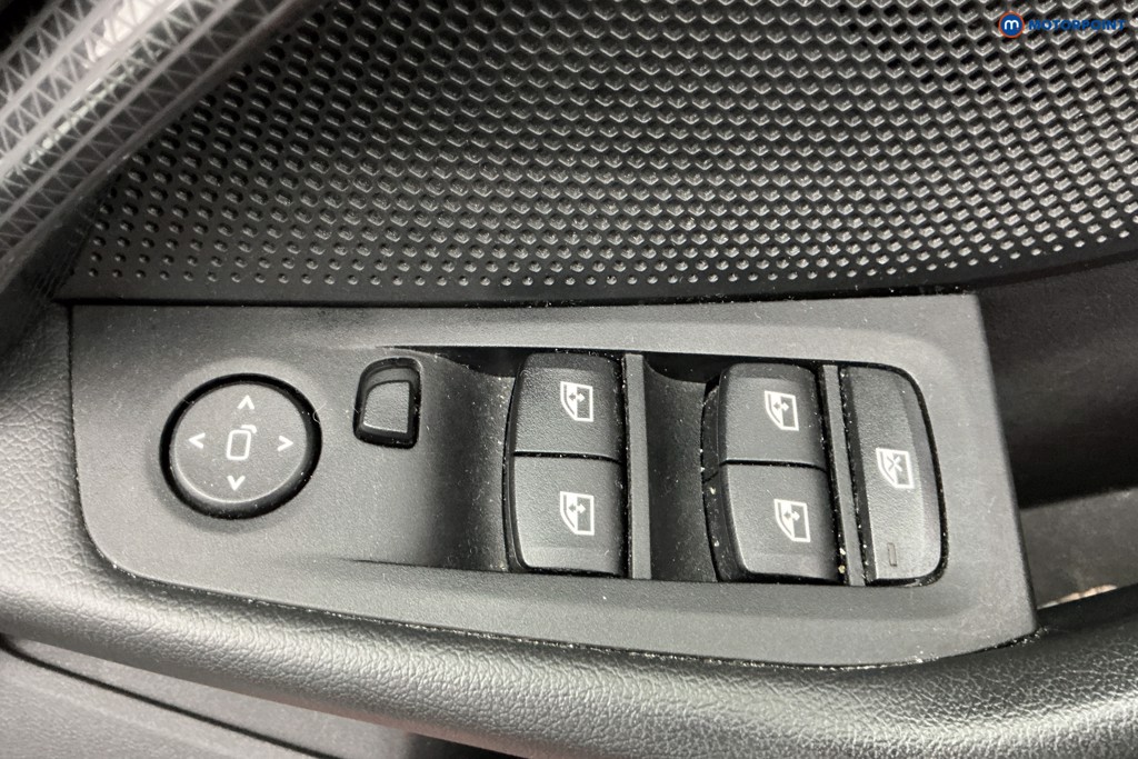 BMW 2 Series Sport Manual Petrol Saloon - Stock Number (1612823) - 25th supplementary image