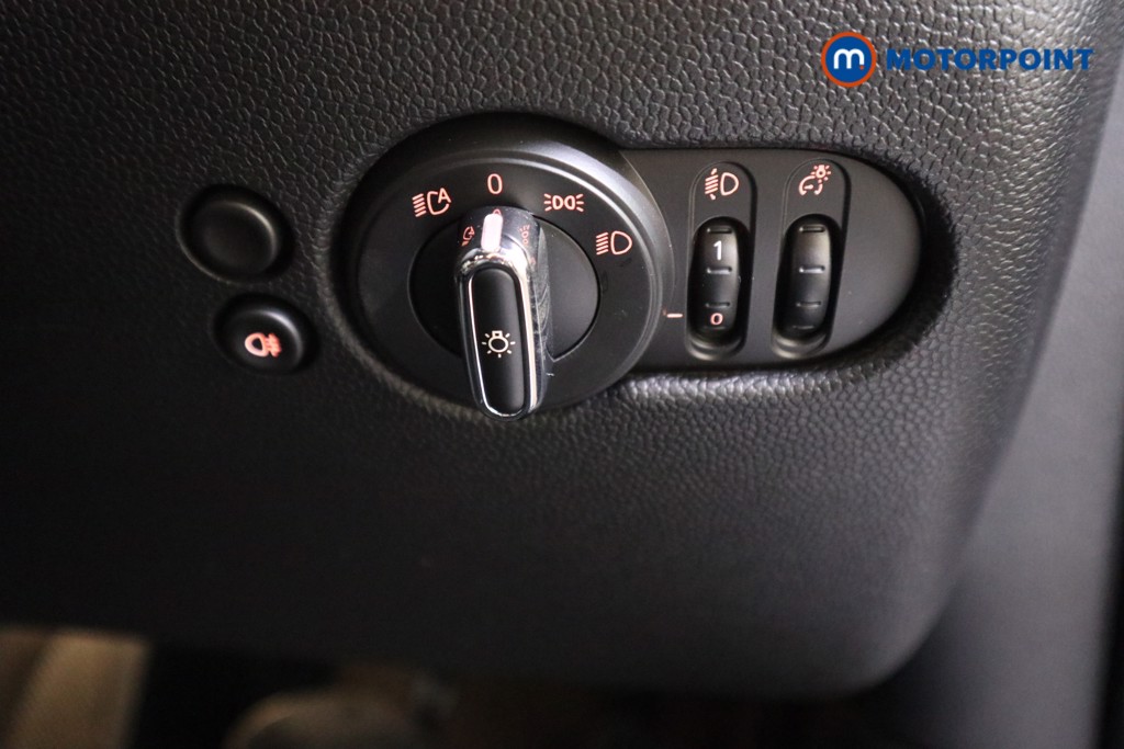 Mini Hatchback Cooper Exclusive Automatic Petrol Hatchback - Stock Number (1612961) - 12th supplementary image