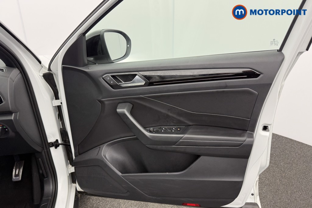 Volkswagen T-Roc Black Edition Automatic Petrol SUV - Stock Number (1613080) - 17th supplementary image