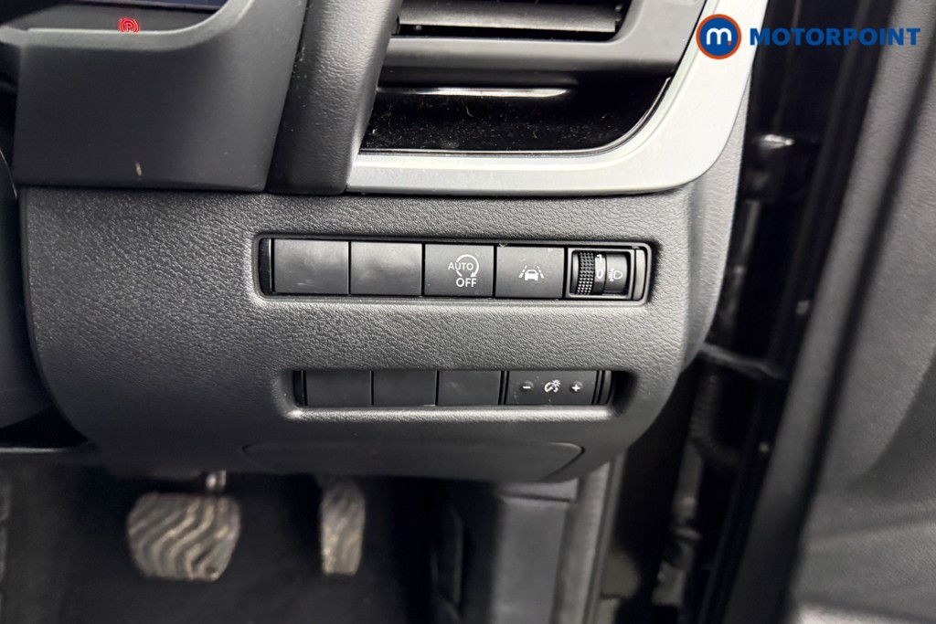 Nissan Qashqai N-Connecta Automatic Petrol SUV - Stock Number (1613211) - 14th supplementary image