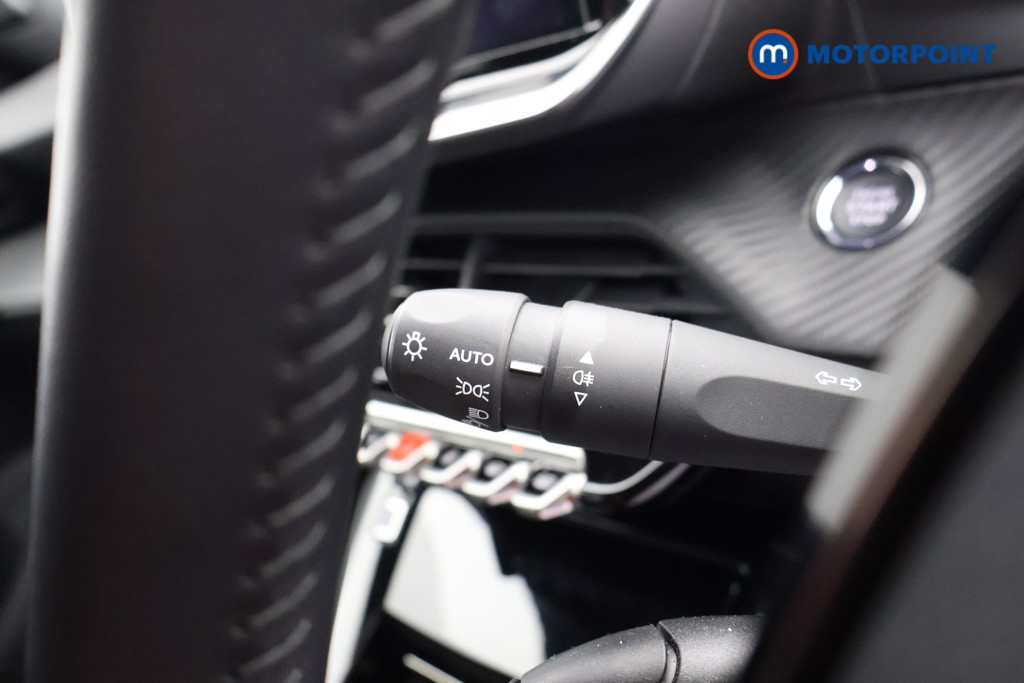 Peugeot 2008 Allure Manual Petrol SUV - Stock Number (1613280) - 10th supplementary image
