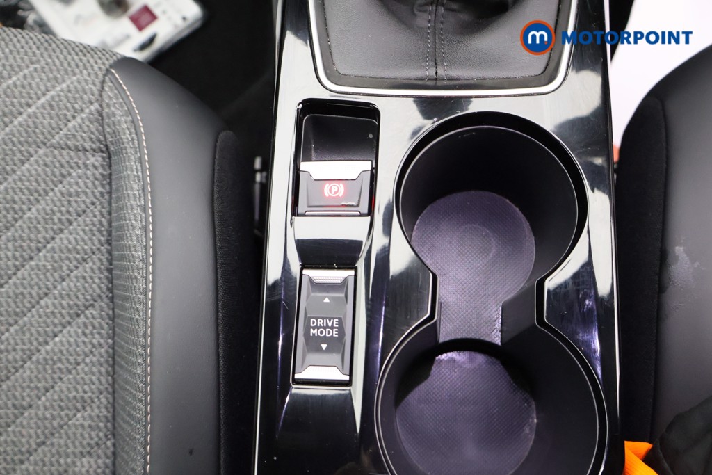 Peugeot 2008 Allure Manual Petrol SUV - Stock Number (1613280) - 17th supplementary image