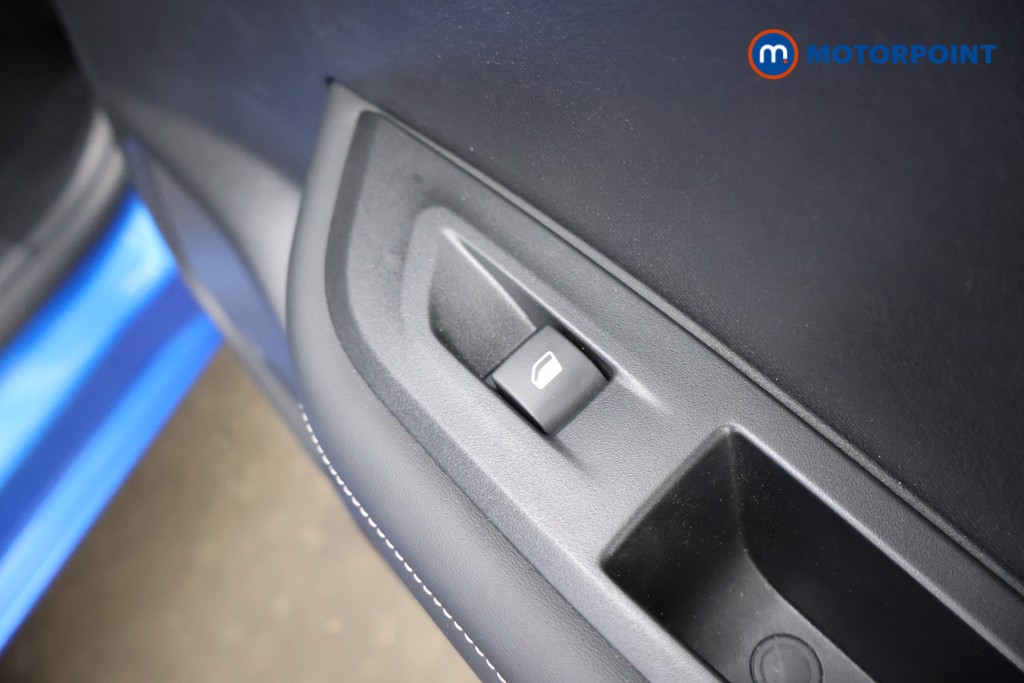 Peugeot 2008 Allure Manual Petrol SUV - Stock Number (1613280) - 27th supplementary image