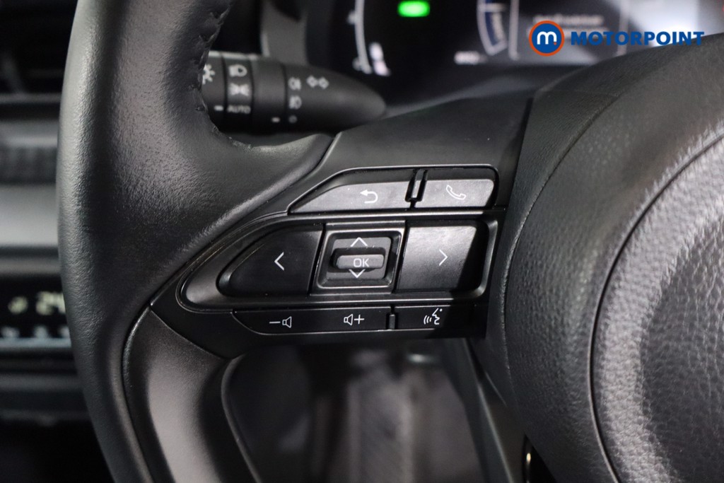 Toyota Yaris Design Automatic Petrol-Electric Hybrid Hatchback - Stock Number (1614169) - 7th supplementary image