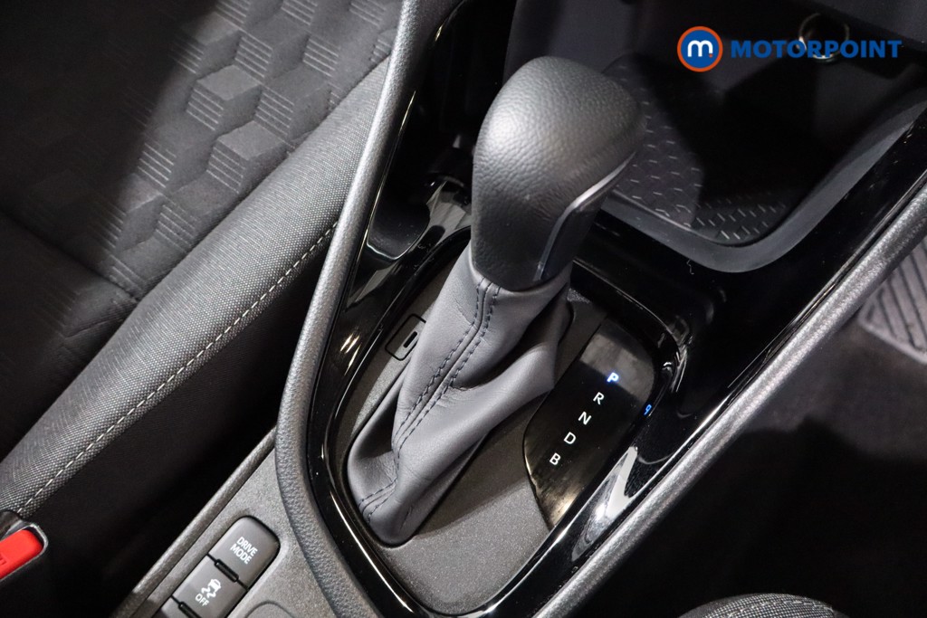Toyota Yaris Design Automatic Petrol-Electric Hybrid Hatchback - Stock Number (1614169) - 18th supplementary image