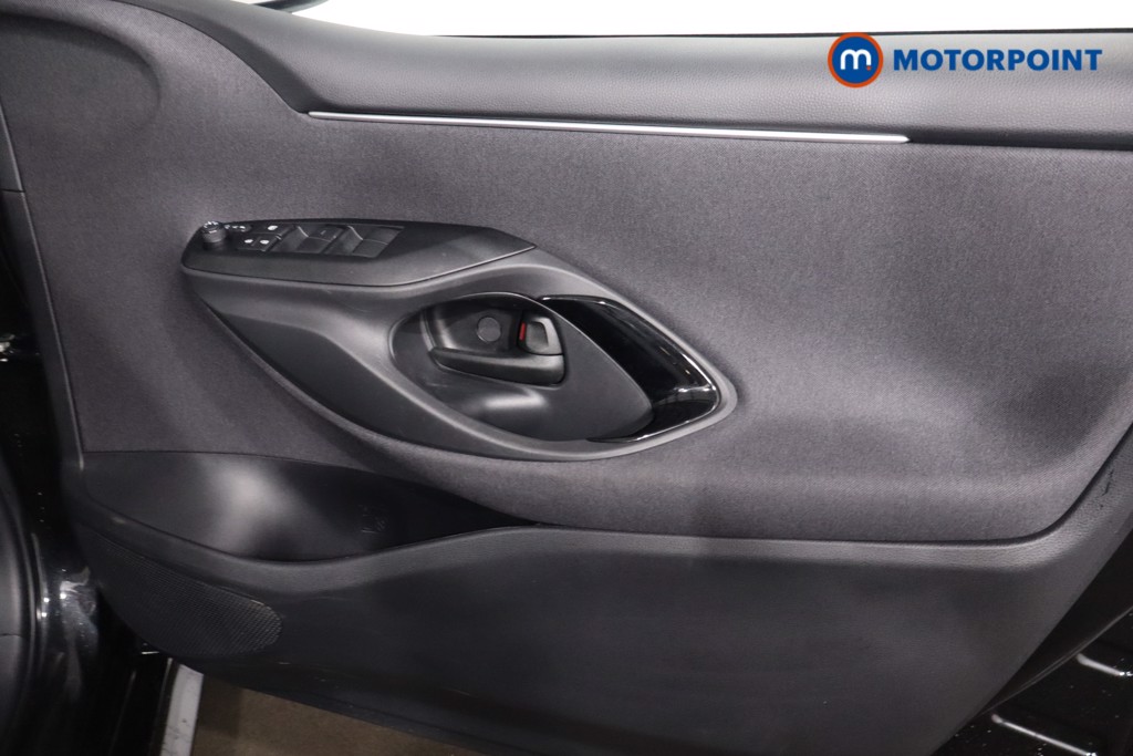 Toyota Yaris Design Automatic Petrol-Electric Hybrid Hatchback - Stock Number (1614169) - 23rd supplementary image