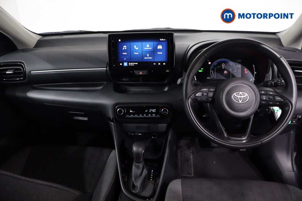 Toyota Yaris Design Automatic Petrol-Electric Hybrid Hatchback - Stock Number (1614169) - 1st supplementary image