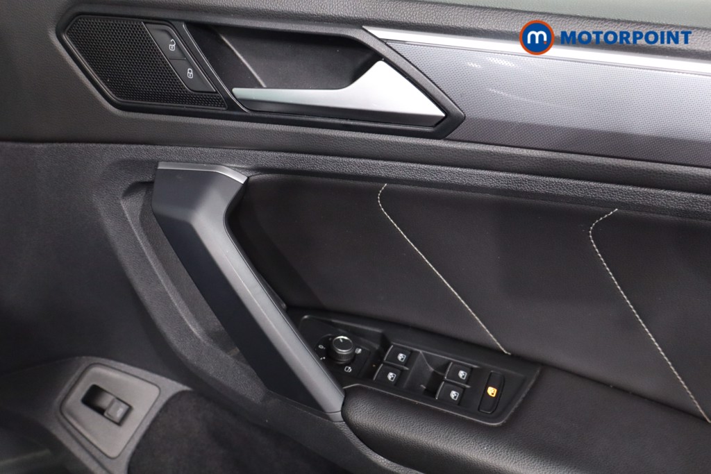 Volkswagen Tiguan R-Line Tech Automatic Petrol SUV - Stock Number (1614309) - 28th supplementary image