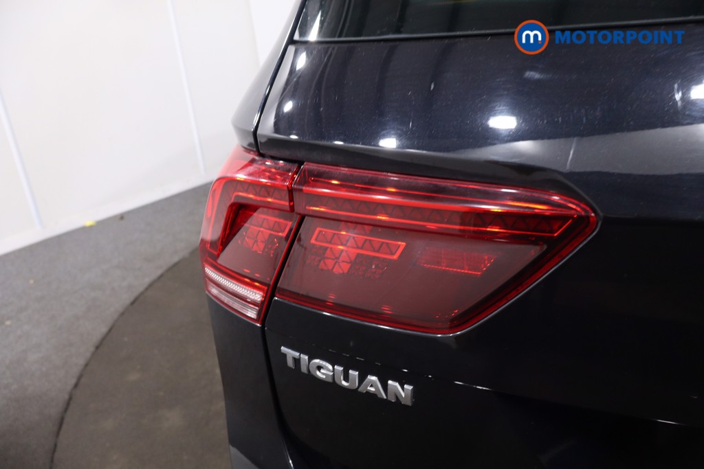 Volkswagen Tiguan R-Line Tech Automatic Petrol SUV - Stock Number (1614309) - 40th supplementary image