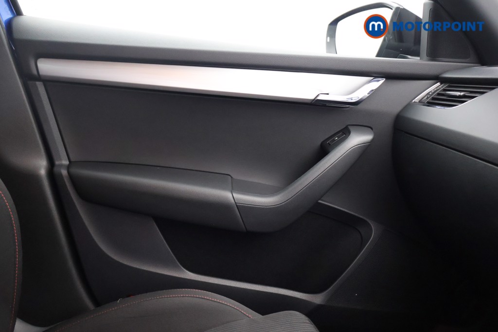 Skoda Octavia Sport Line Manual Petrol Hatchback - Stock Number (1614326) - 17th supplementary image