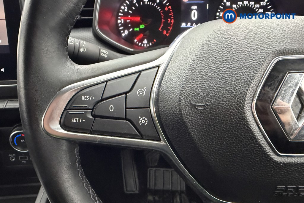 Renault Clio Iconic Manual Petrol Hatchback - Stock Number (1614529) - 3rd supplementary image