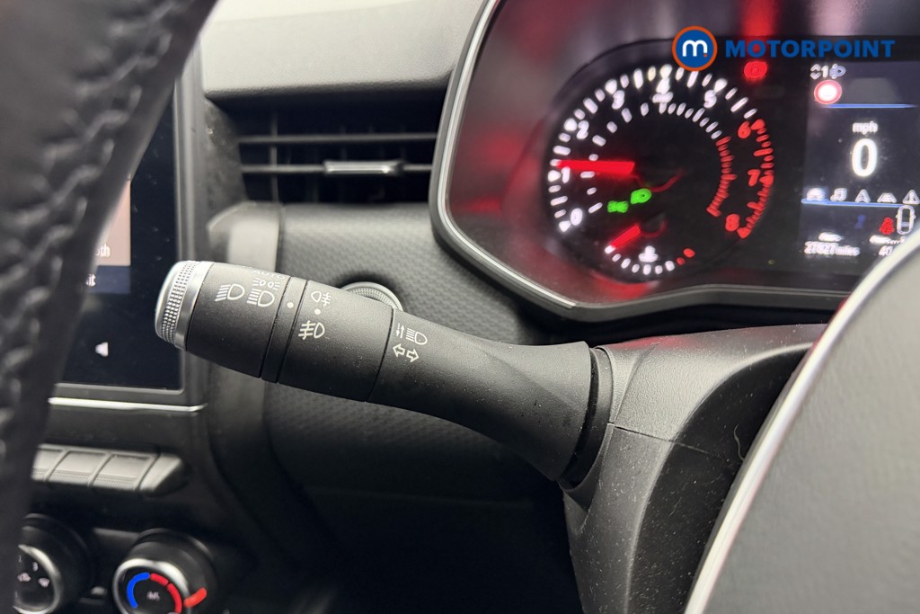 Renault Clio Iconic Manual Petrol Hatchback - Stock Number (1614529) - 5th supplementary image