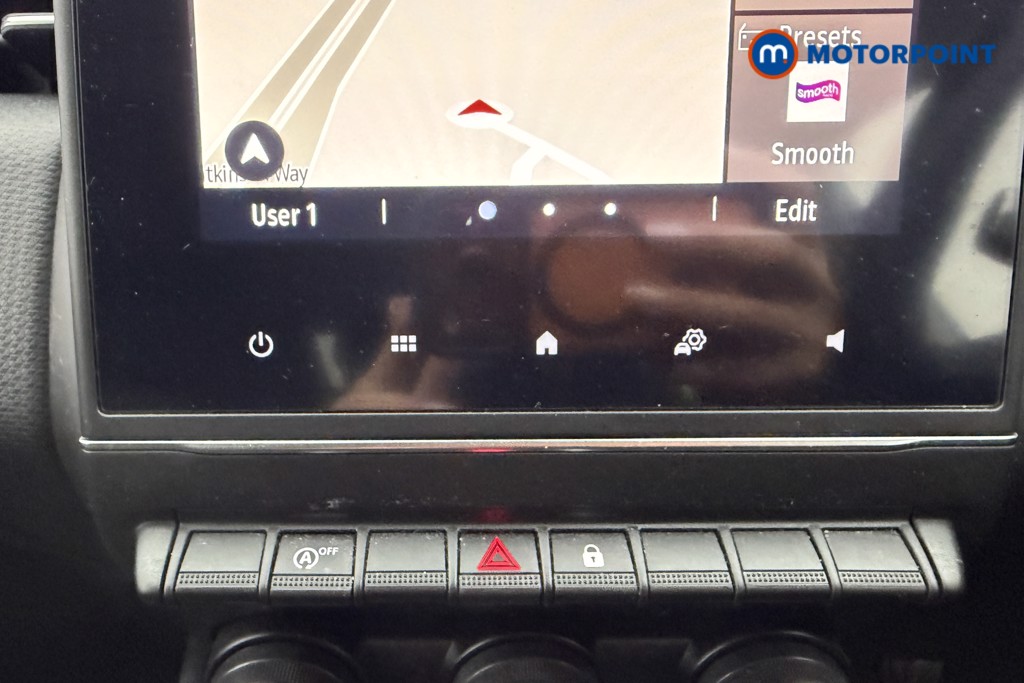 Renault Clio Iconic Manual Petrol Hatchback - Stock Number (1614529) - 10th supplementary image