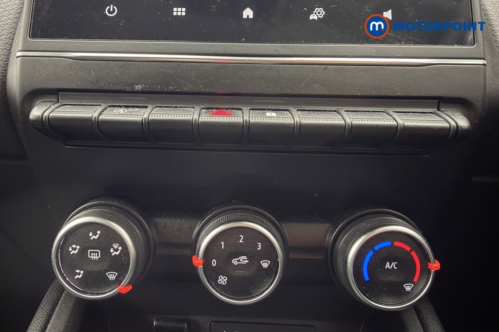 Renault Clio Iconic Manual Petrol Hatchback - Stock Number (1614529) - 11th supplementary image