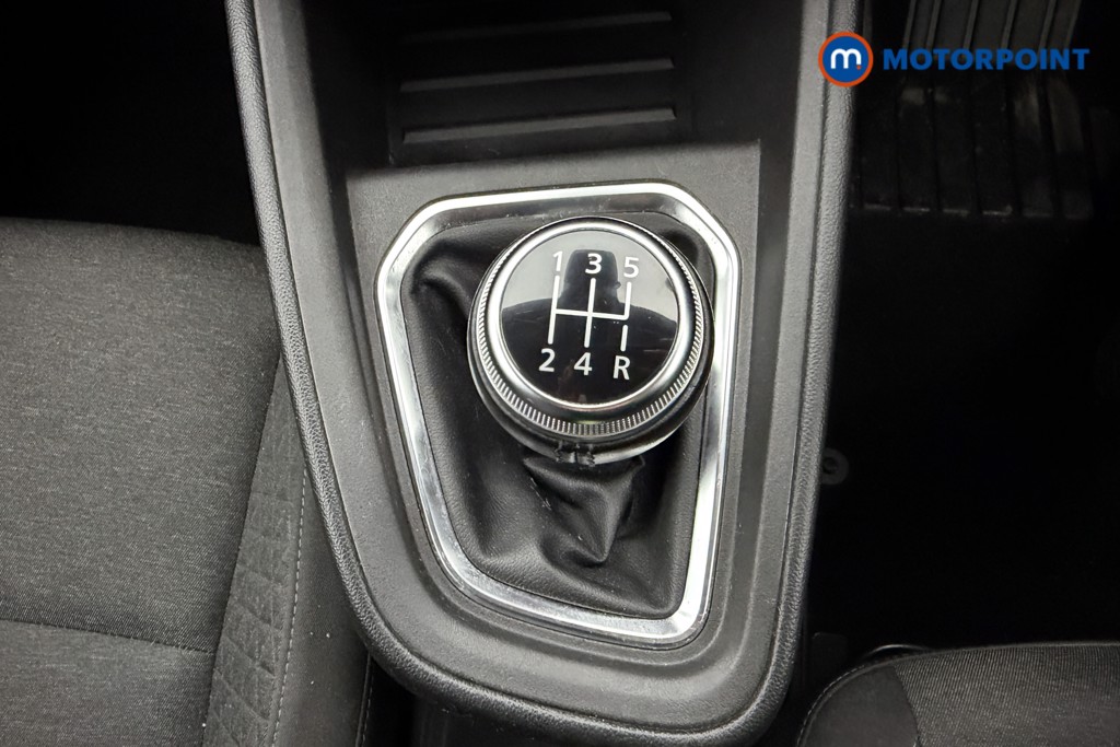 Renault Clio Iconic Manual Petrol Hatchback - Stock Number (1614529) - 13th supplementary image