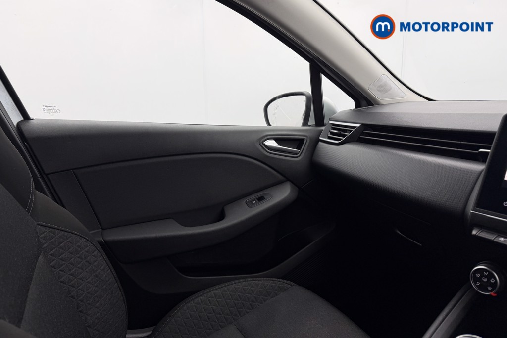 Renault Clio Iconic Manual Petrol Hatchback - Stock Number (1614529) - 16th supplementary image