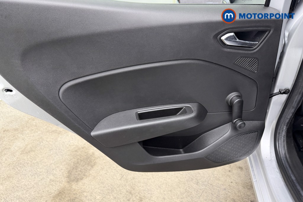 Renault Clio Iconic Manual Petrol Hatchback - Stock Number (1614529) - 27th supplementary image