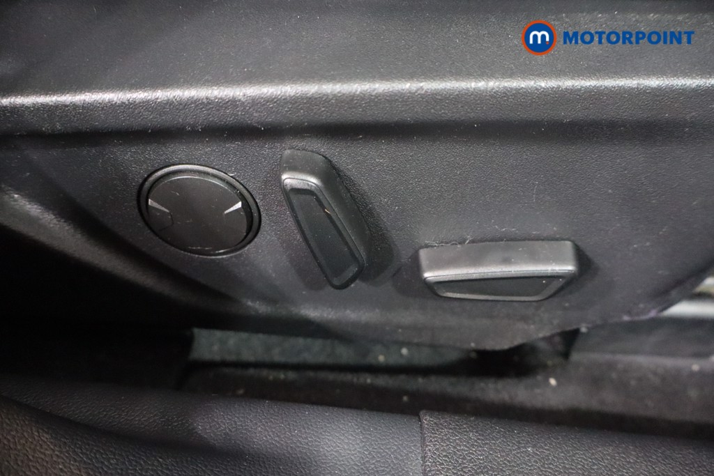 Ford Focus Active Vignale Automatic Petrol Hatchback - Stock Number (1589700) - 20th supplementary image