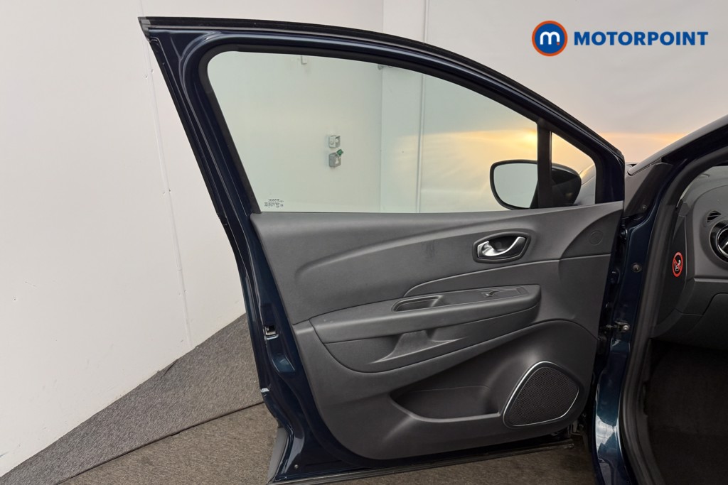 Renault Captur Iconic Manual Petrol SUV - Stock Number (1593574) - 3rd supplementary image