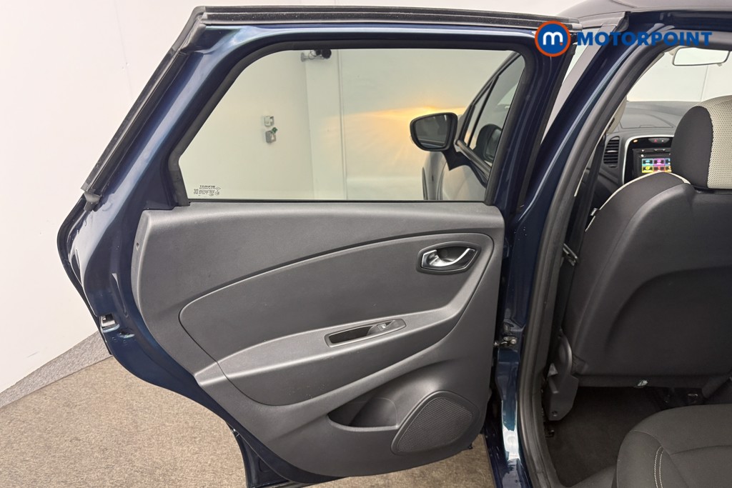 Renault Captur Iconic Manual Petrol SUV - Stock Number (1593574) - 6th supplementary image