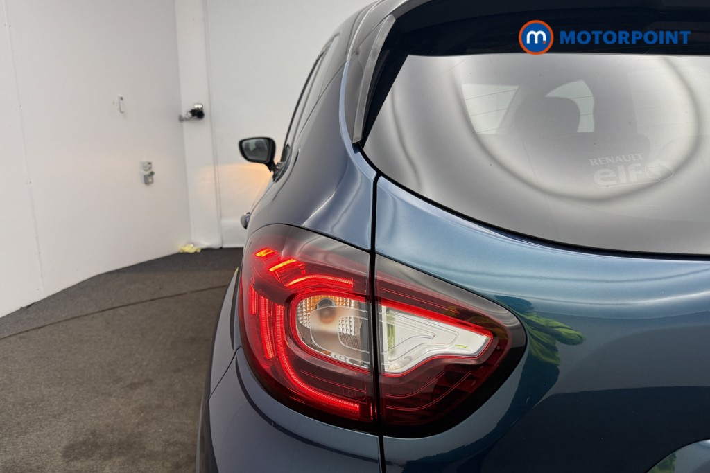 Renault Captur Iconic Manual Petrol SUV - Stock Number (1593574) - 8th supplementary image