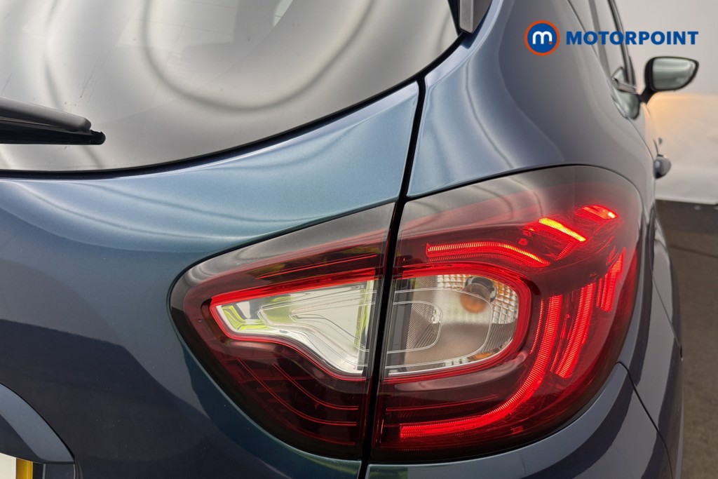 Renault Captur Iconic Manual Petrol SUV - Stock Number (1593574) - 9th supplementary image