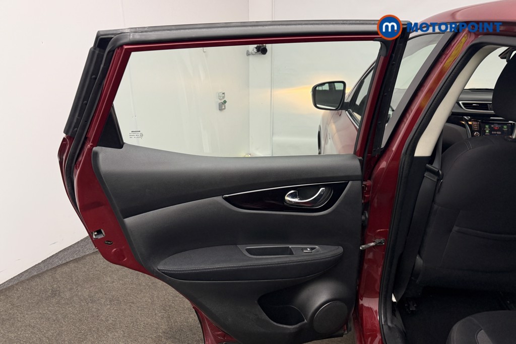 Nissan Qashqai Acenta Premium Manual Petrol SUV - Stock Number (1597814) - 7th supplementary image