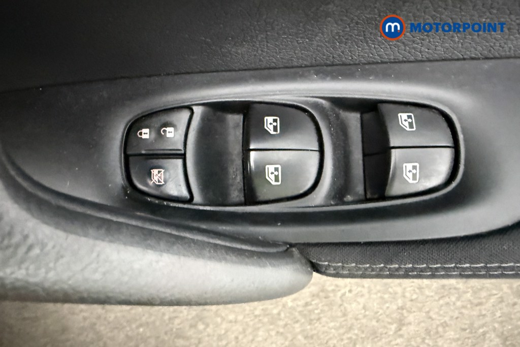 Nissan Qashqai Acenta Premium Manual Petrol SUV - Stock Number (1597814) - 19th supplementary image