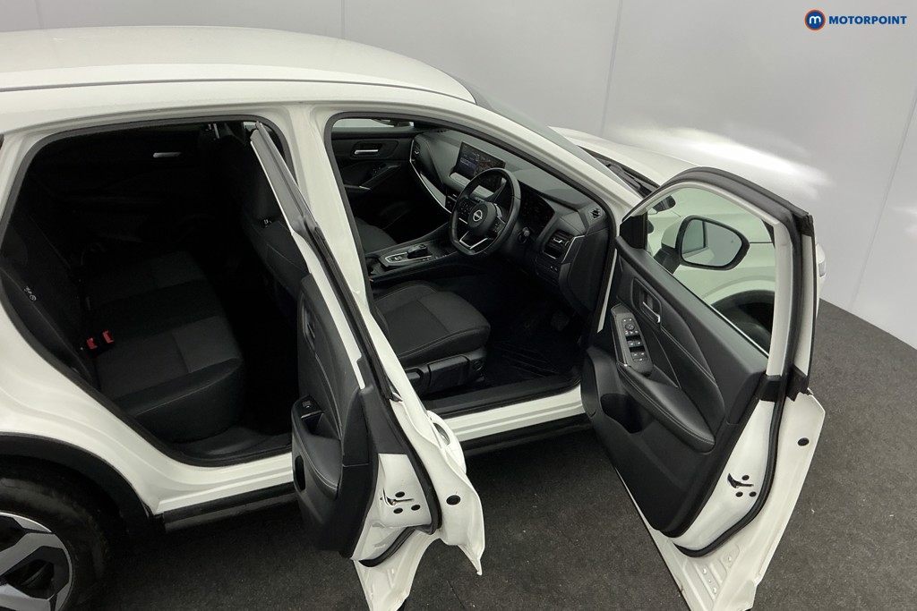 Nissan Qashqai N-Connecta Automatic Petrol-Electric Hybrid SUV - Stock Number (1602980) - 5th supplementary image