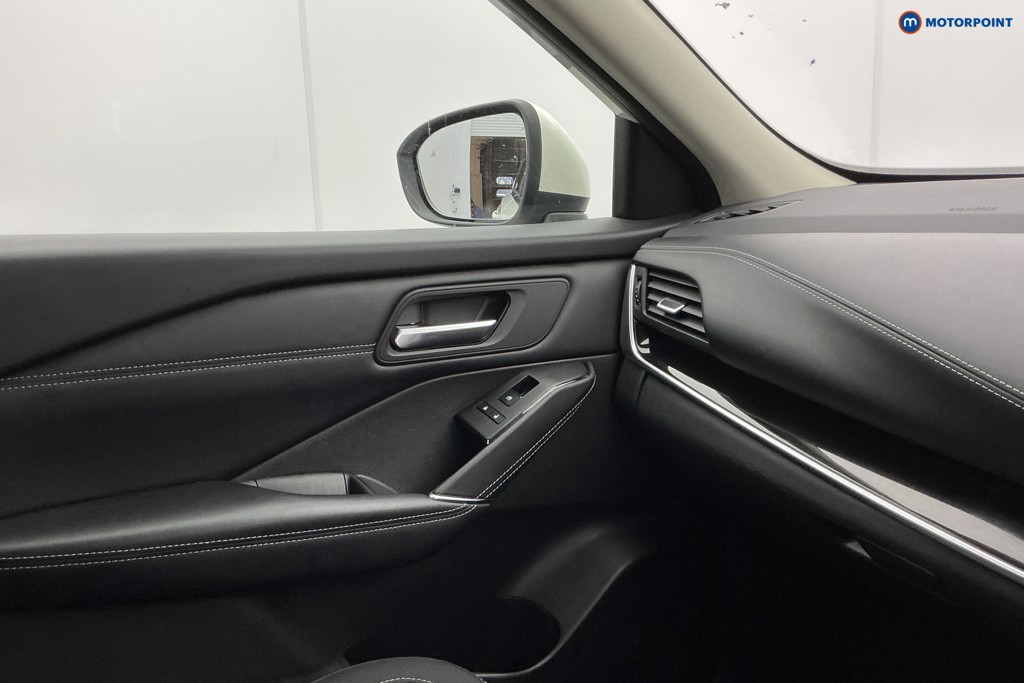 Nissan Qashqai N-Connecta Automatic Petrol-Electric Hybrid SUV - Stock Number (1602980) - 23rd supplementary image