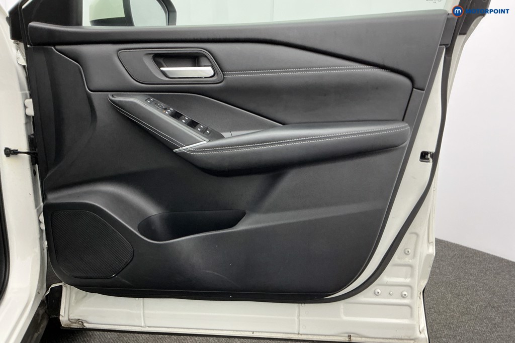 Nissan Qashqai N-Connecta Automatic Petrol-Electric Hybrid SUV - Stock Number (1602980) - 27th supplementary image