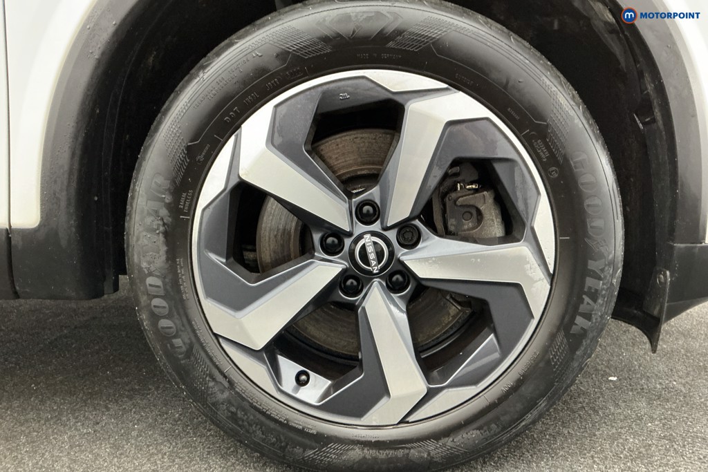 Nissan Qashqai N-Connecta Automatic Petrol-Electric Hybrid SUV - Stock Number (1602980) - 40th supplementary image