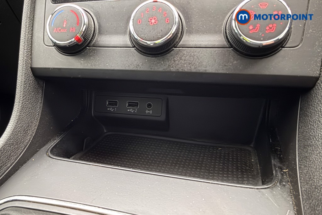 Seat Leon Se Dynamic Manual Petrol Hatchback - Stock Number (1604602) - 14th supplementary image