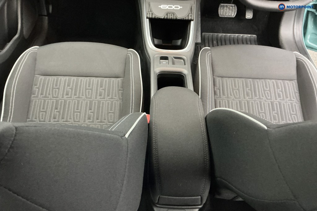 Fiat 600 1.2 Hybrid 48V 5Dr Edct-6 Automatic Petrol SUV - Stock Number (1605238) - 12th supplementary image