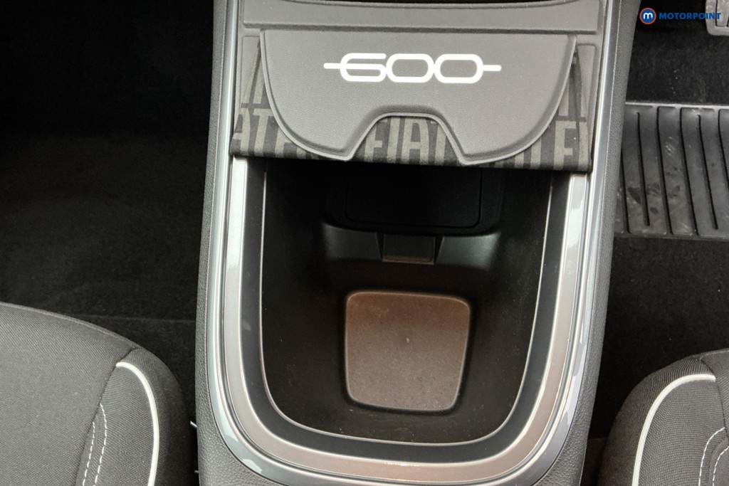 Fiat 600 1.2 Hybrid 48V 5Dr Edct-6 Automatic Petrol SUV - Stock Number (1605238) - 18th supplementary image