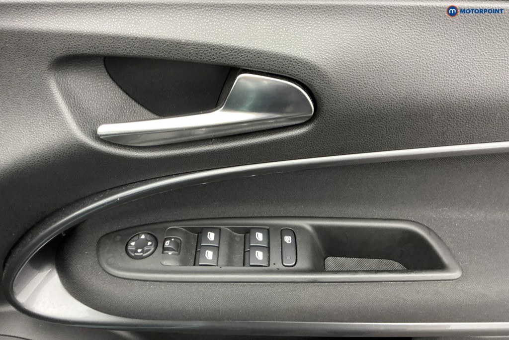 Fiat 600 1.2 Hybrid 48V 5Dr Edct-6 Automatic Petrol SUV - Stock Number (1605238) - 28th supplementary image