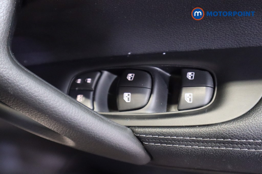 Nissan Qashqai Acenta Premium Manual Petrol SUV - Stock Number (1605987) - 11th supplementary image