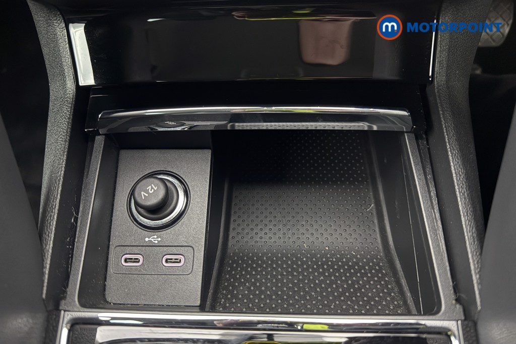Skoda Karoq Se L Manual Petrol SUV - Stock Number (1607127) - 14th supplementary image