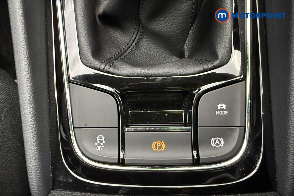 Skoda Karoq Se L Manual Petrol SUV - Stock Number (1607127) - 15th supplementary image