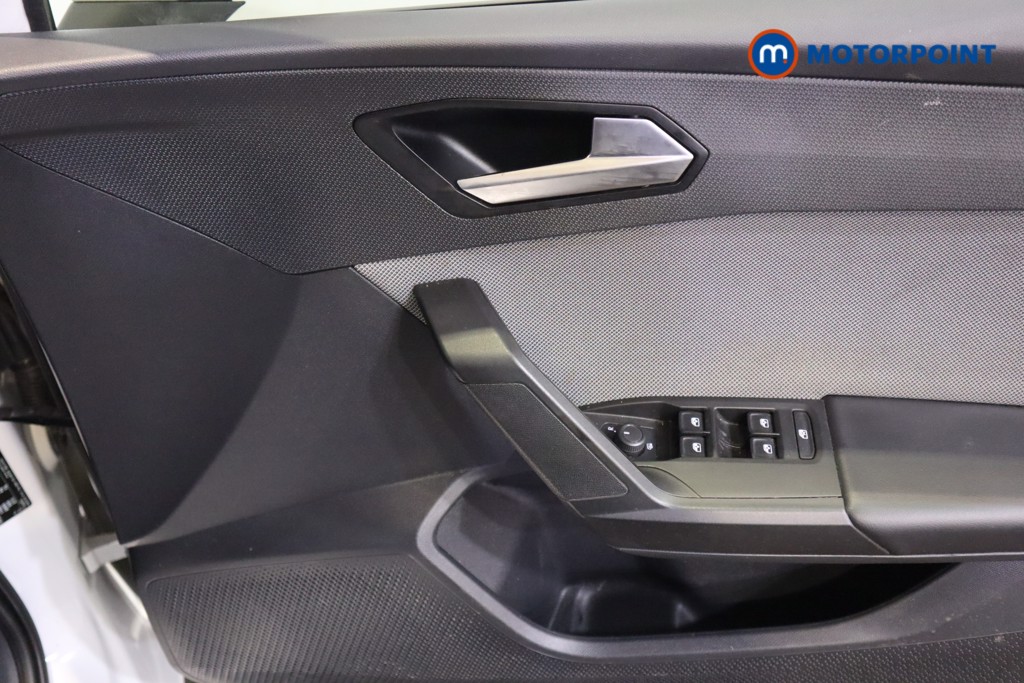 Seat Leon Se Dynamic Manual Petrol Hatchback - Stock Number (1608137) - 10th supplementary image