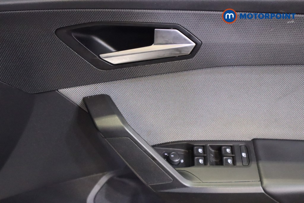 Seat Leon Se Dynamic Manual Petrol Hatchback - Stock Number (1608137) - 11th supplementary image